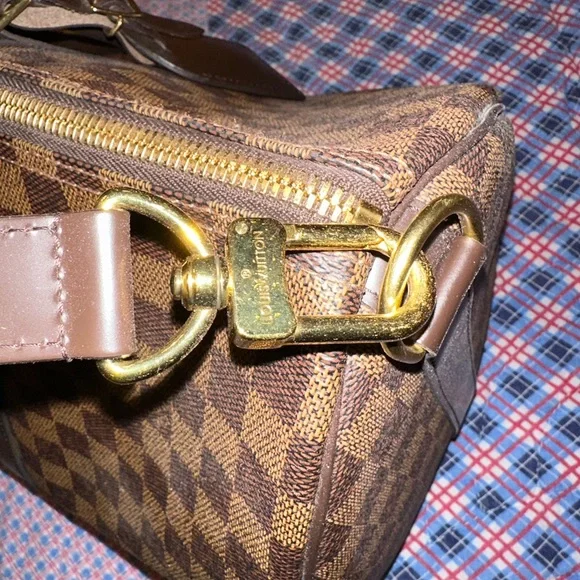 Louis Vuitton keepall duffle. Carried twice. $1500 - Picture 4 of 5
